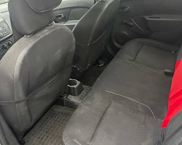 Белый Рено Логан, объемом двигателя 0.9 л и пробегом 352 тыс. км за 3400 $, фото 4 на Automoto.ua