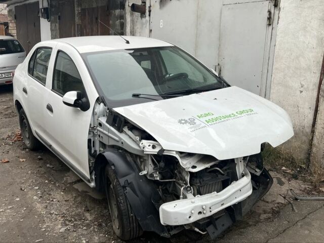 Белый Рено Логан, объемом двигателя 1.5 л и пробегом 80 тыс. км за 4200 $, фото 1 на Automoto.ua