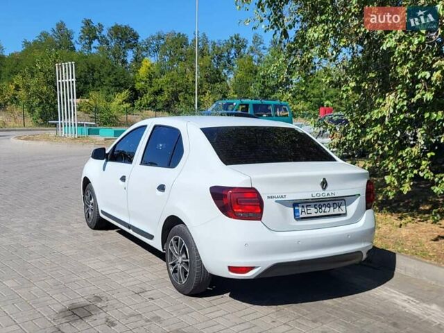 Білий Рено Логан, об'ємом двигуна 1 л та пробігом 114 тис. км за 7800 $, фото 9 на Automoto.ua