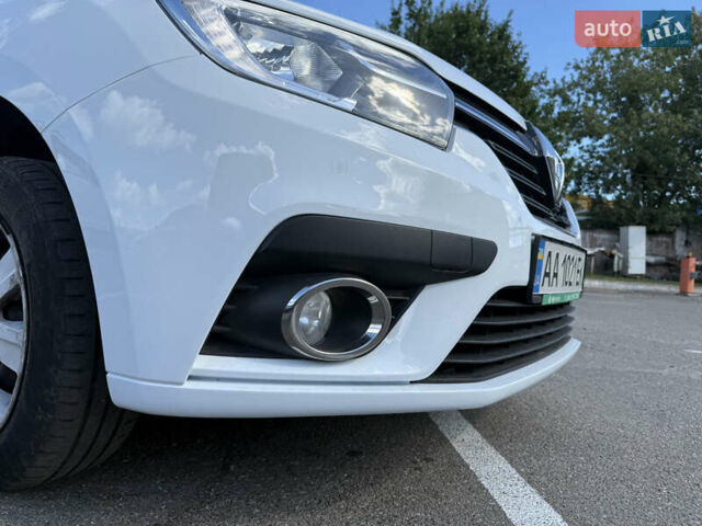 Білий Рено Логан, об'ємом двигуна 1.46 л та пробігом 203 тис. км за 7650 $, фото 4 на Automoto.ua