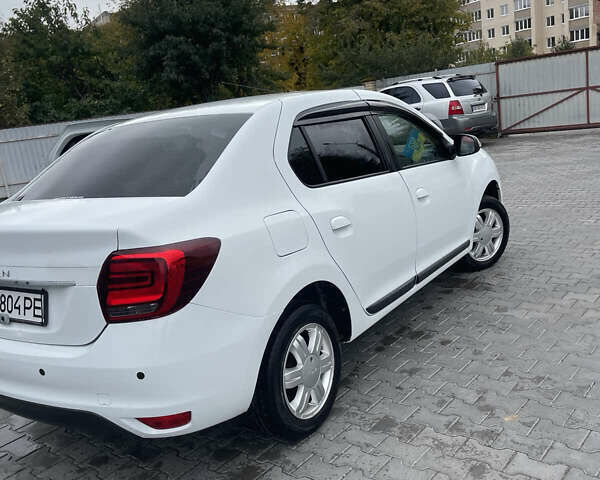 Белый Рено Логан, объемом двигателя 1.5 л и пробегом 153 тыс. км за 10828 $, фото 12 на Automoto.ua