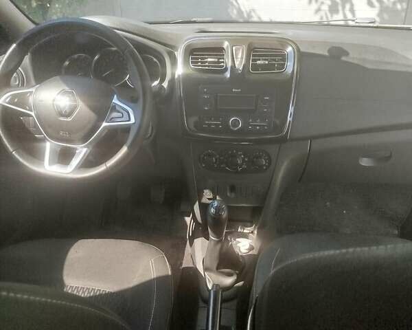 Белый Рено Логан, объемом двигателя 1 л и пробегом 175 тыс. км за 6900 $, фото 7 на Automoto.ua