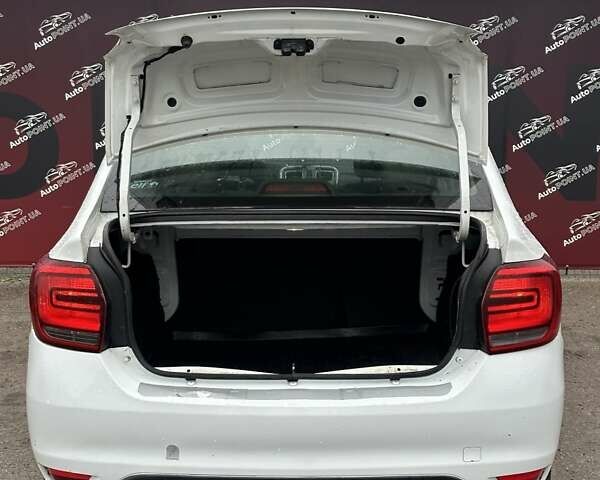 Белый Рено Логан, объемом двигателя 1 л и пробегом 194 тыс. км за 5500 $, фото 9 на Automoto.ua