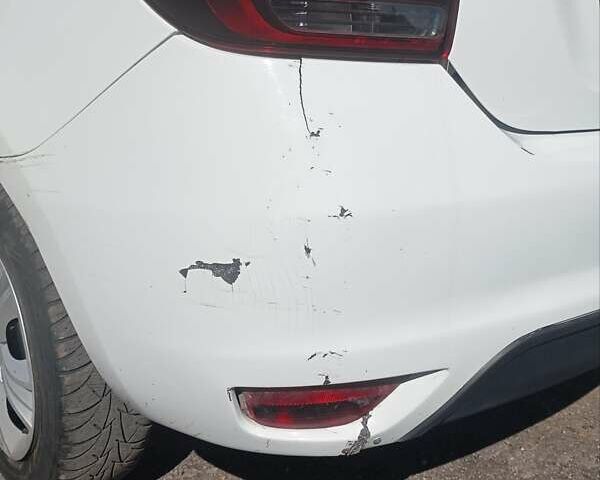 Білий Рено Логан, об'ємом двигуна 1 л та пробігом 220 тис. км за 4600 $, фото 3 на Automoto.ua