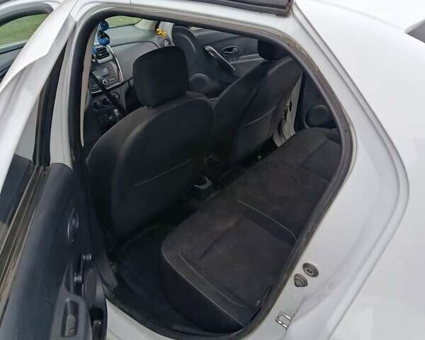 Білий Рено Логан, об'ємом двигуна 1 л та пробігом 1 тис. км за 5000 $, фото 1 на Automoto.ua