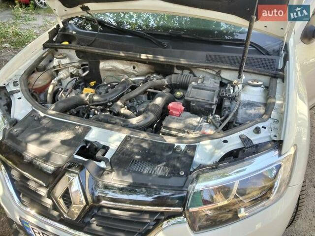 Рено Логан 2019 в Николаеве на Automoto.ua Белый Рено Логан, объемом двигателя 0.9 л и пробегом 76 тыс. км за 7700 $, фото 6 на Automoto.ua