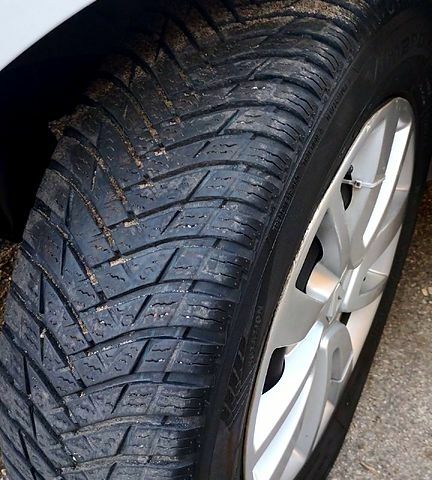 Белый Рено Логан, объемом двигателя 1.5 л и пробегом 140 тыс. км за 6700 $, фото 10 на Automoto.ua