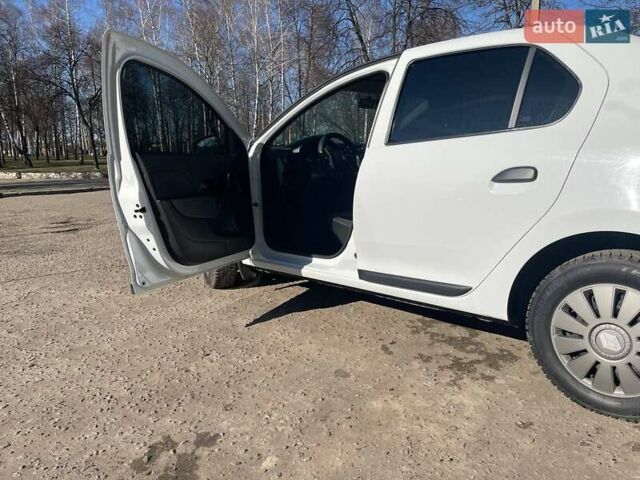 Рено Логан 2019 у Сумах на Automoto.ua Білий Рено Логан, об'ємом двигуна 1 л та пробігом 198 тис. км за 5500 $, фото 2 на Automoto.ua