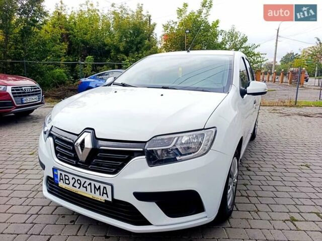 Белый Рено Логан, объемом двигателя 1 л и пробегом 130 тыс. км за 5750 $, фото 3 на Automoto.ua
