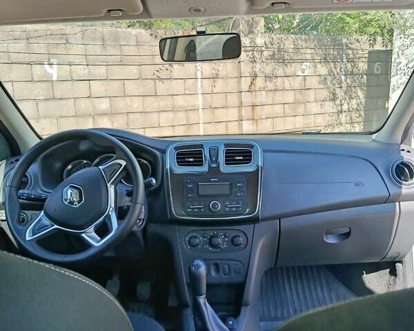 Білий Рено Логан, об'ємом двигуна 1 л та пробігом 190 тис. км за 4300 $, фото 7 на Automoto.ua