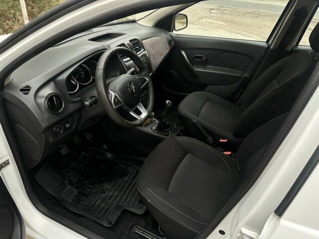 Белый Рено Логан, объемом двигателя 1 л и пробегом 242 тыс. км за 4500 $, фото 10 на Automoto.ua