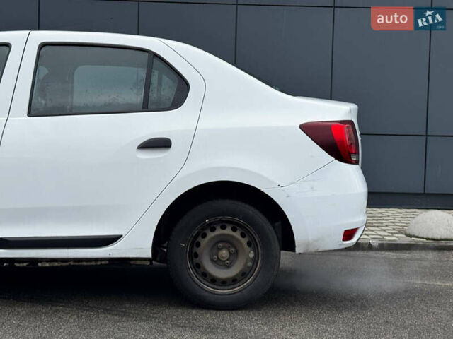 Білий Рено Логан, об'ємом двигуна 1.2 л та пробігом 190 тис. км за 3800 $, фото 4 на Automoto.ua