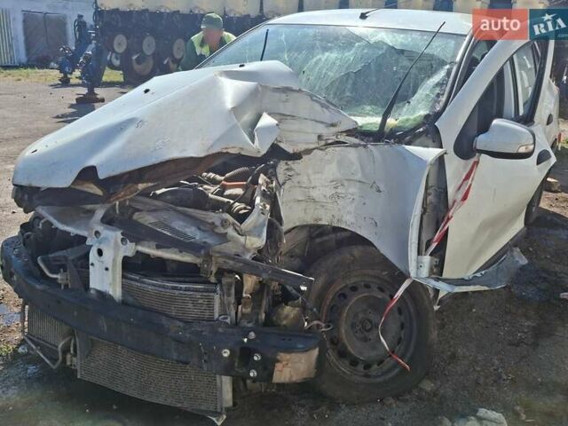 Білий Рено Логан, об'ємом двигуна 1.46 л та пробігом 230 тис. км за 3300 $, фото 3 на Automoto.ua