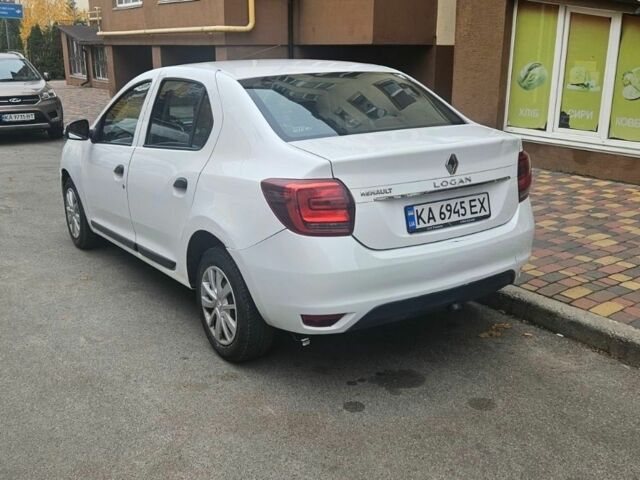 Белый Рено Логан, объемом двигателя 1 л и пробегом 240 тыс. км за 3999 $, фото 2 на Automoto.ua