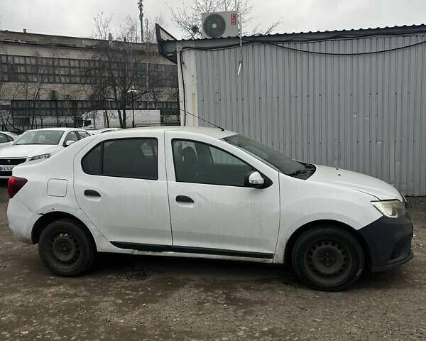Белый Рено Логан, объемом двигателя 0.9 л и пробегом 352 тыс. км за 3400 $, фото 3 на Automoto.ua