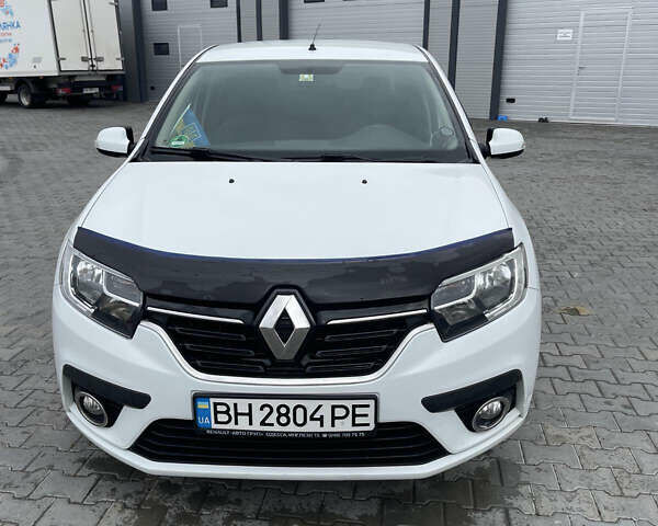 Белый Рено Логан, объемом двигателя 1.5 л и пробегом 153 тыс. км за 10828 $, фото 2 на Automoto.ua