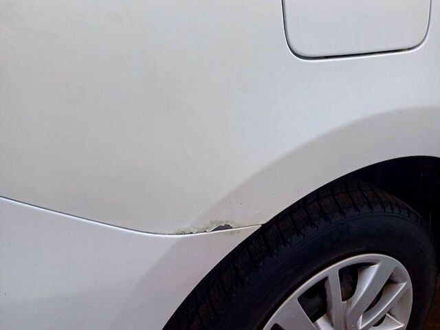 Белый Рено Логан, объемом двигателя 1 л и пробегом 111 тыс. км за 5000 $, фото 1 на Automoto.ua