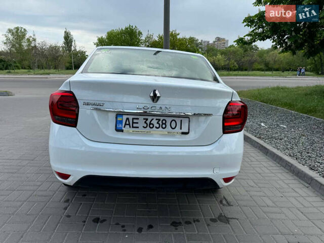 Белый Рено Логан, объемом двигателя 1 л и пробегом 55 тыс. км за 5000 $, фото 5 на Automoto.ua