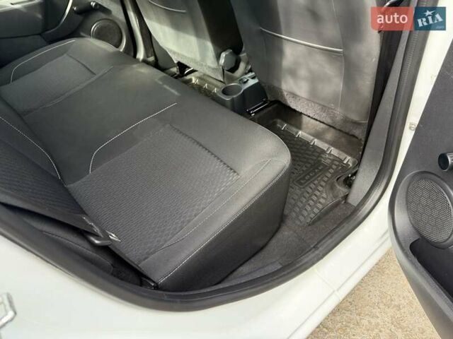 Белый Рено Логан, объемом двигателя 1 л и пробегом 81 тыс. км за 7450 $, фото 27 на Automoto.ua