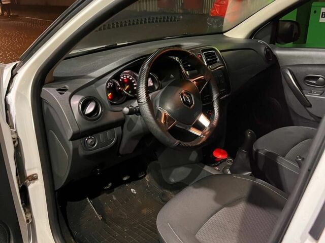 Белый Рено Логан, объемом двигателя 1 л и пробегом 196 тыс. км за 5000 $, фото 6 на Automoto.ua