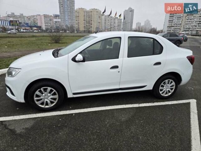 Белый Рено Логан, объемом двигателя 1 л и пробегом 252 тыс. км за 3800 $, фото 1 на Automoto.ua