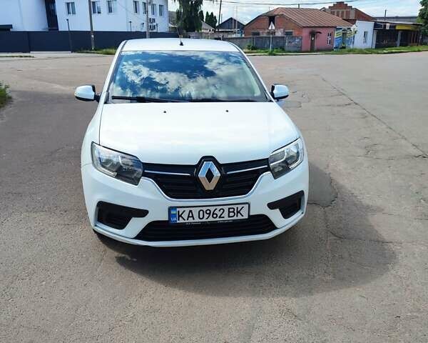 Білий Рено Логан, об'ємом двигуна 1 л та пробігом 150 тис. км за 5200 $, фото 4 на Automoto.ua