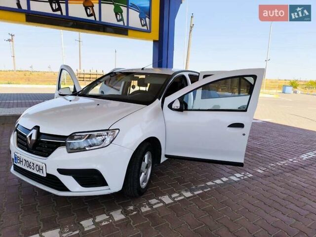 Белый Рено Логан, объемом двигателя 1 л и пробегом 258 тыс. км за 5300 $, фото 5 на Automoto.ua