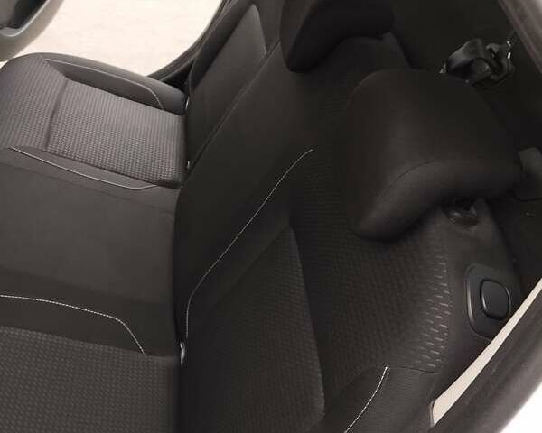 Білий Рено Логан, об'ємом двигуна 1.46 л та пробігом 124 тис. км за 8499 $, фото 13 на Automoto.ua