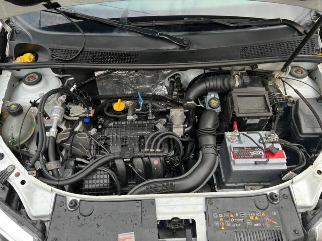 Белый Рено Логан, объемом двигателя 1 л и пробегом 265 тыс. км за 6000 $, фото 7 на Automoto.ua