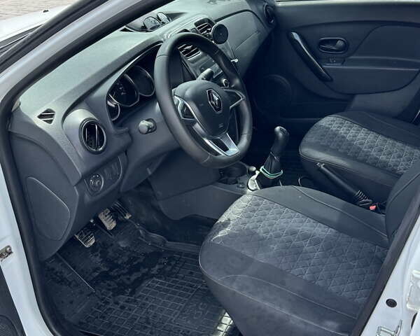 Рено Логан 2019 у Дніпро (Дніпропетровську) на Automoto.ua Білий Рено Логан, об'ємом двигуна 1 л та пробігом 205 тис. км за 5700 $, фото 9 на Automoto.ua