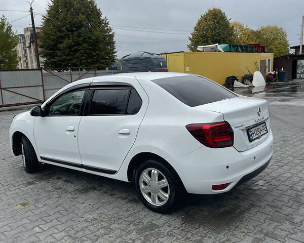 Белый Рено Логан, объемом двигателя 1.5 л и пробегом 153 тыс. км за 10828 $, фото 3 на Automoto.ua