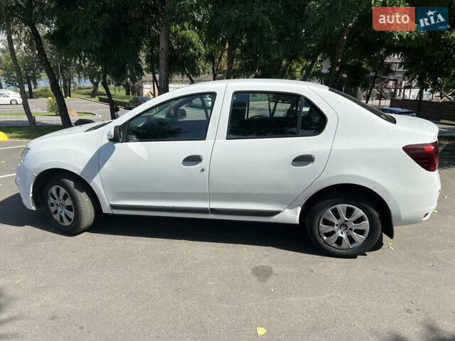 Белый Рено Логан, объемом двигателя 1 л и пробегом 253 тыс. км за 4999 $, фото 6 на Automoto.ua