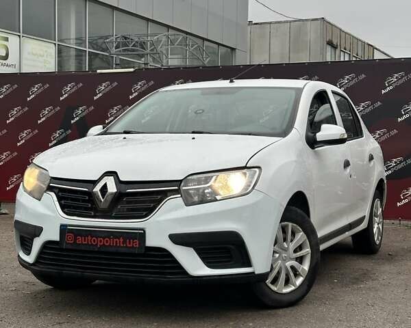 Белый Рено Логан, объемом двигателя 1 л и пробегом 194 тыс. км за 5500 $, фото 2 на Automoto.ua
