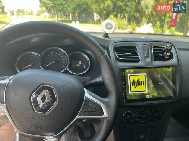 Белый Рено Логан, объемом двигателя 1 л и пробегом 253 тыс. км за 4999 $, фото 9 на Automoto.ua