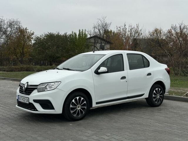 Белый Рено Логан, объемом двигателя 1 л и пробегом 242 тыс. км за 4500 $, фото 1 на Automoto.ua