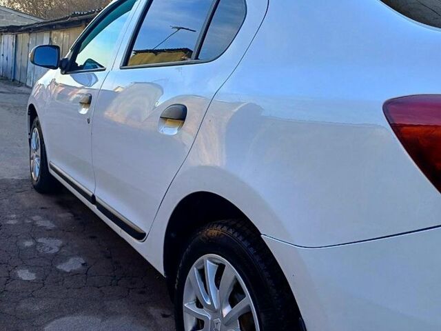 Белый Рено Логан, объемом двигателя 1 л и пробегом 111 тыс. км за 5000 $, фото 6 на Automoto.ua