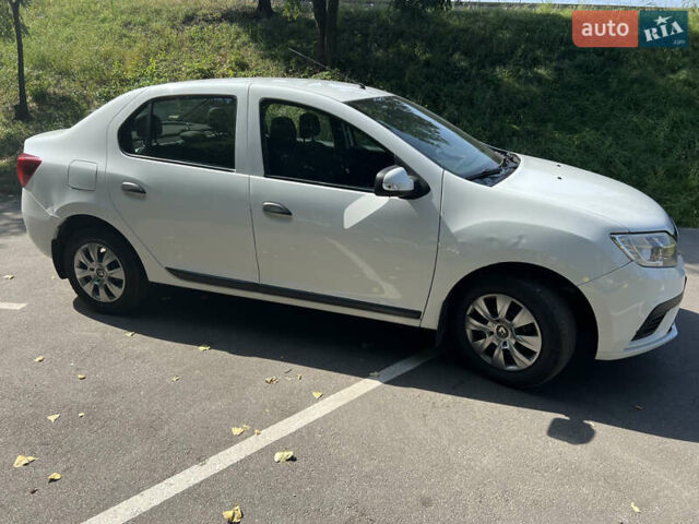 Білий Рено Логан, об'ємом двигуна 1 л та пробігом 254 тис. км за 4500 $, фото 2 на Automoto.ua