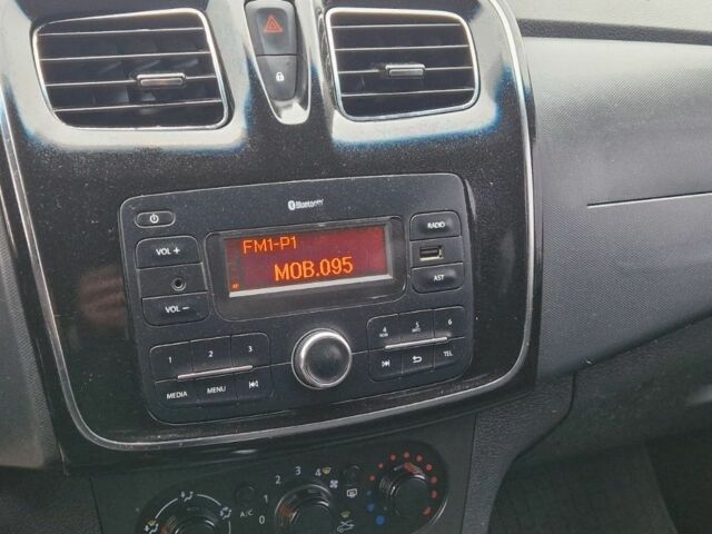 Белый Рено Логан, объемом двигателя 1 л и пробегом 91 тыс. км за 6300 $, фото 9 на Automoto.ua