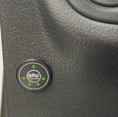 Белый Рено Логан, объемом двигателя 1 л и пробегом 157 тыс. км за 6600 $, фото 16 на Automoto.ua