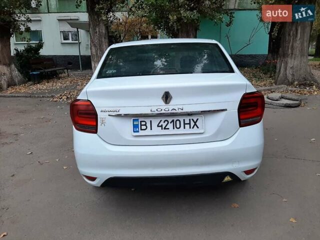 Белый Рено Логан, объемом двигателя 1 л и пробегом 140 тыс. км за 6000 $, фото 2 на Automoto.ua