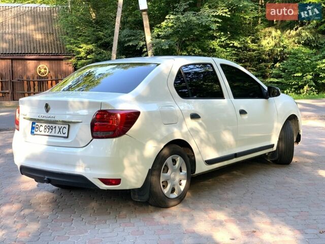 Белый Рено Логан, объемом двигателя 1 л и пробегом 310 тыс. км за 3950 $, фото 1 на Automoto.ua