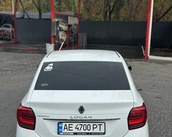 Рено Логан 2019 у Дніпро (Дніпропетровську) на Automoto.ua Білий Рено Логан, об'ємом двигуна 1 л та пробігом 205 тис. км за 5700 $, фото 2 на Automoto.ua