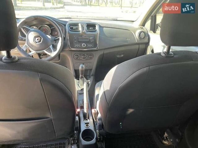 Рено Логан 2019 у Сумах на Automoto.ua Білий Рено Логан, об'ємом двигуна 1 л та пробігом 198 тис. км за 5500 $, фото 1 на Automoto.ua