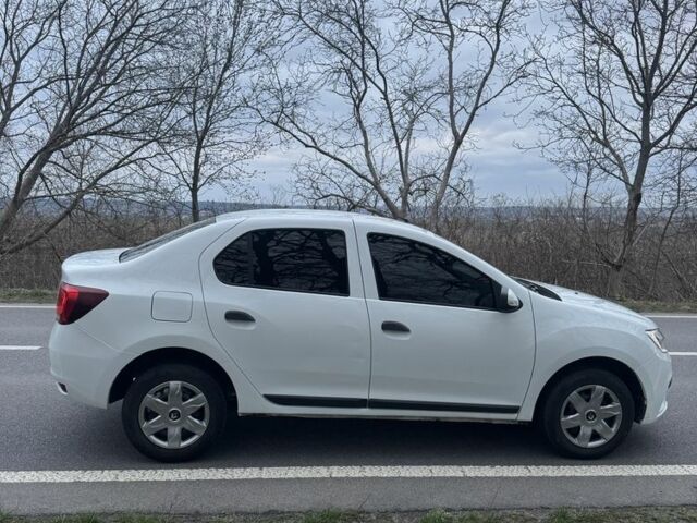 Белый Рено Логан, объемом двигателя 1.5 л и пробегом 226 тыс. км за 6700 $, фото 3 на Automoto.ua