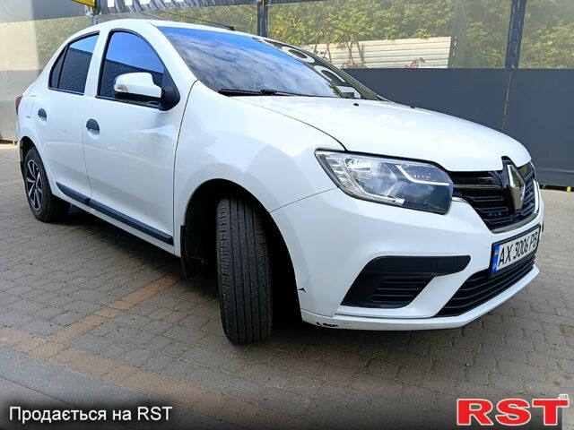 Белый Рено Логан, объемом двигателя 1 л и пробегом 130 тыс. км за 5799 $, фото 1 на Automoto.ua