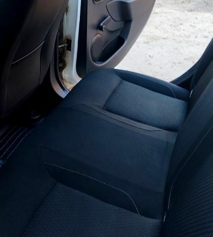 Белый Рено Логан, объемом двигателя 1.5 л и пробегом 140 тыс. км за 6700 $, фото 9 на Automoto.ua