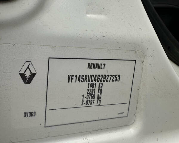 Белый Рено Логан, объемом двигателя 1 л и пробегом 194 тыс. км за 5500 $, фото 32 на Automoto.ua