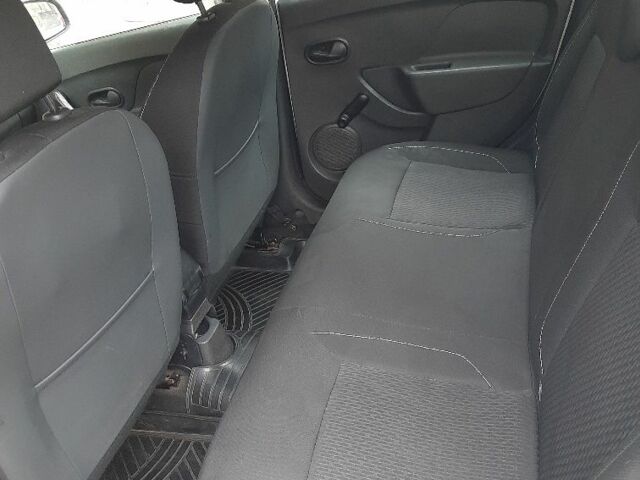 Белый Рено Логан, объемом двигателя 1 л и пробегом 140 тыс. км за 6200 $, фото 6 на Automoto.ua