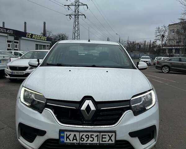 Білий Рено Логан, об'ємом двигуна 0.9 л та пробігом 316 тис. км за 3400 $, фото 3 на Automoto.ua