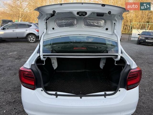 Рено Логан 2019 у Хмельницькому на Automoto.ua Білий Рено Логан, об'ємом двигуна 0.9 л та пробігом 86 тис. км за 5999 $, фото 39 на Automoto.ua